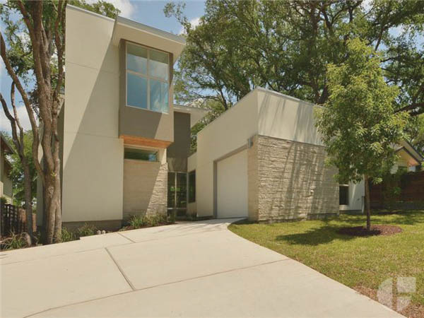 2202 La Casa