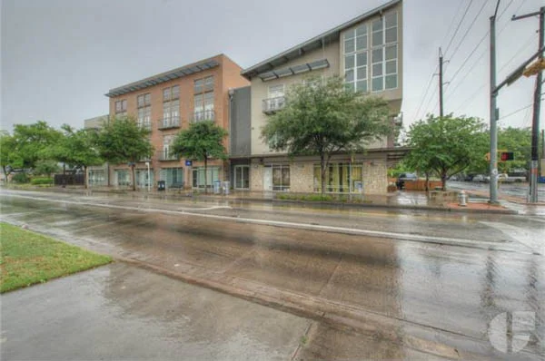 1601 E Cesar Chavez #303 : Waterstreet Lofts