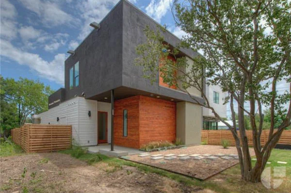 902 W Live Oak