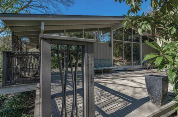 4515 Balcones : Barton Riley
