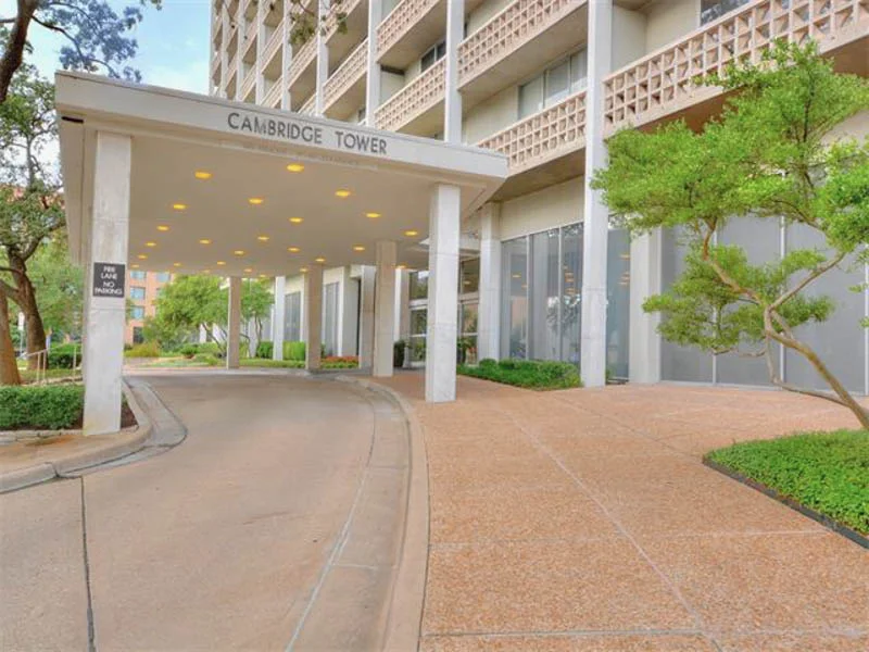 Cambridge Tower : Unit #3F