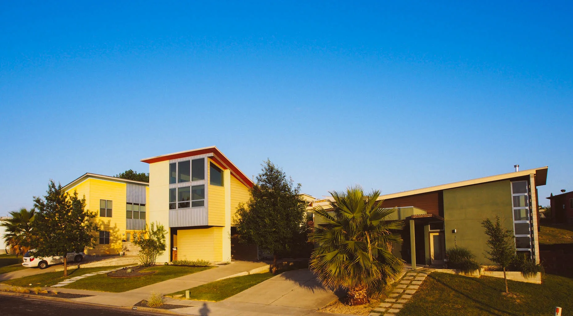 5429 Agatha : Modern Pool Party