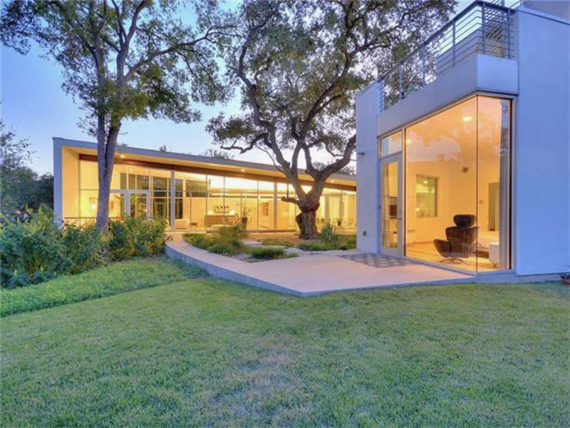601 Kinney