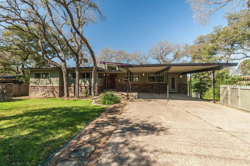 1106 Bluebonnet : AD Stenger