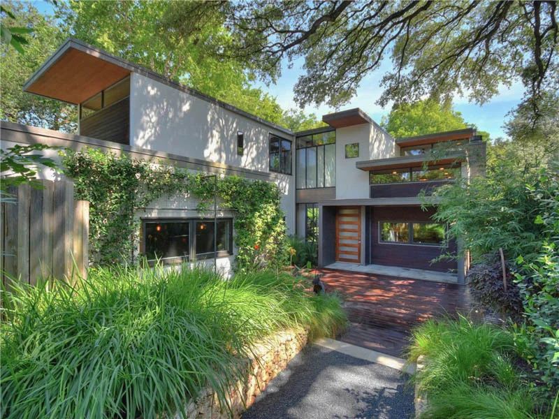 406 W Mary