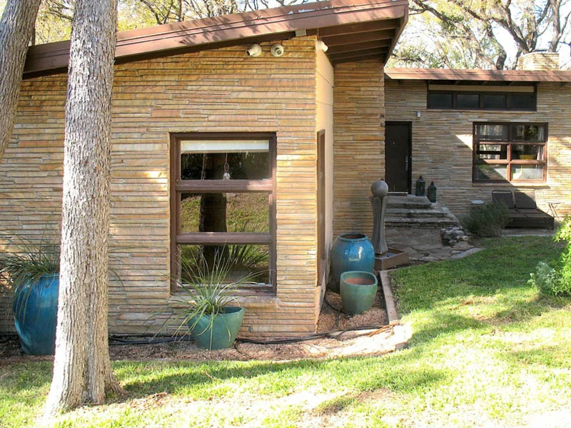 2602 Rae Dell