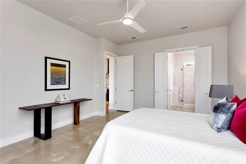 2101 Greenwood #B-5.jpg