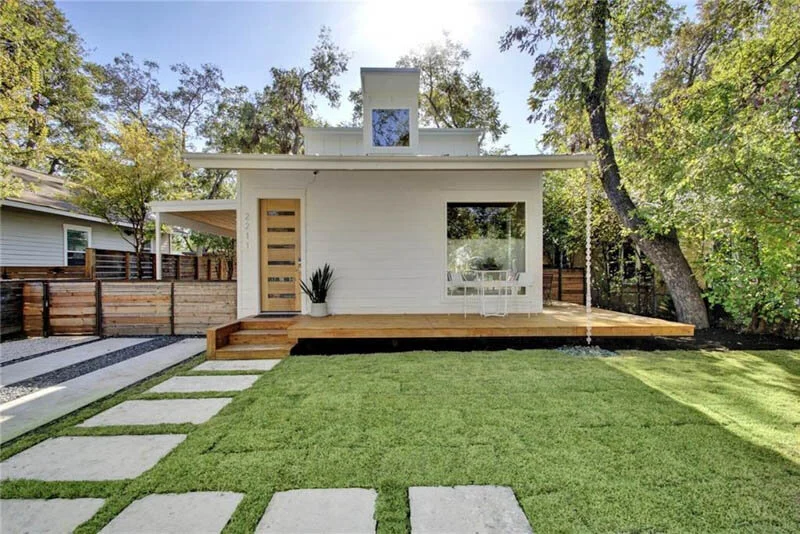 2211 Canterbury