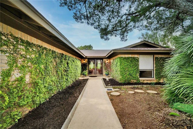 11107 Terrace Bluff