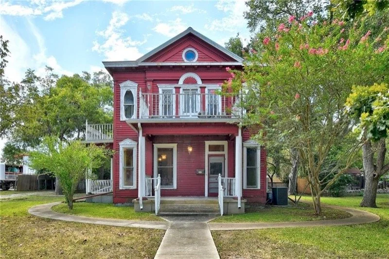 540 W San Antonio