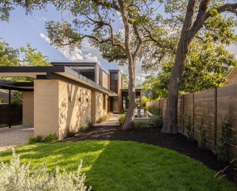 2407 W 10th