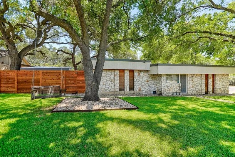 11601 Broad Oaks