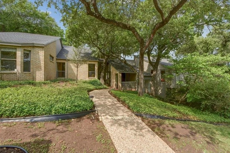 1700 Graywood