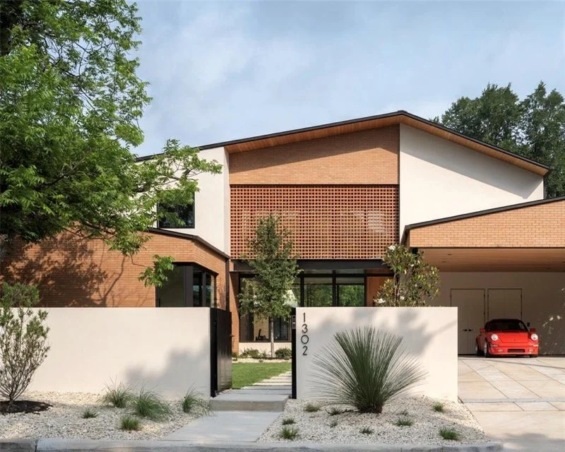 1302 Garner : coXist