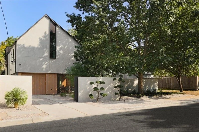1003 Kinney