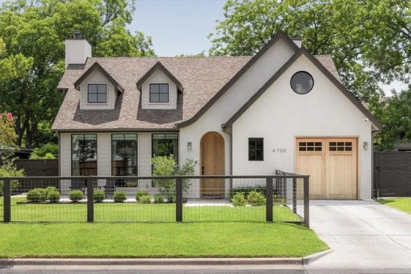 4700 Clawson

Is modern Tudor the new modern farmhouse? This isn&rsquo;t the first one I&rsquo;ve seen pop up lately and I&rsquo;ve got a feeling it&rsquo;s not going to be the last either. Personally while I appreciate some of the character, there a
