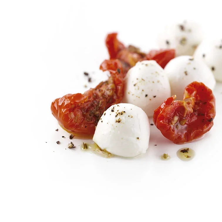 10_SunDriedTomatoesMozzerella_01.webp
