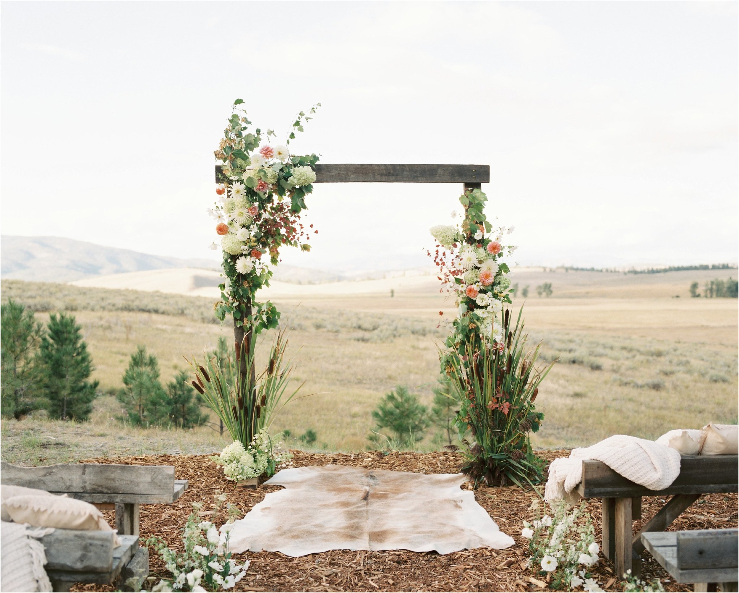 montana_wedding_jeremiahrachelphotography_resort_at_paws_up0025.JPG