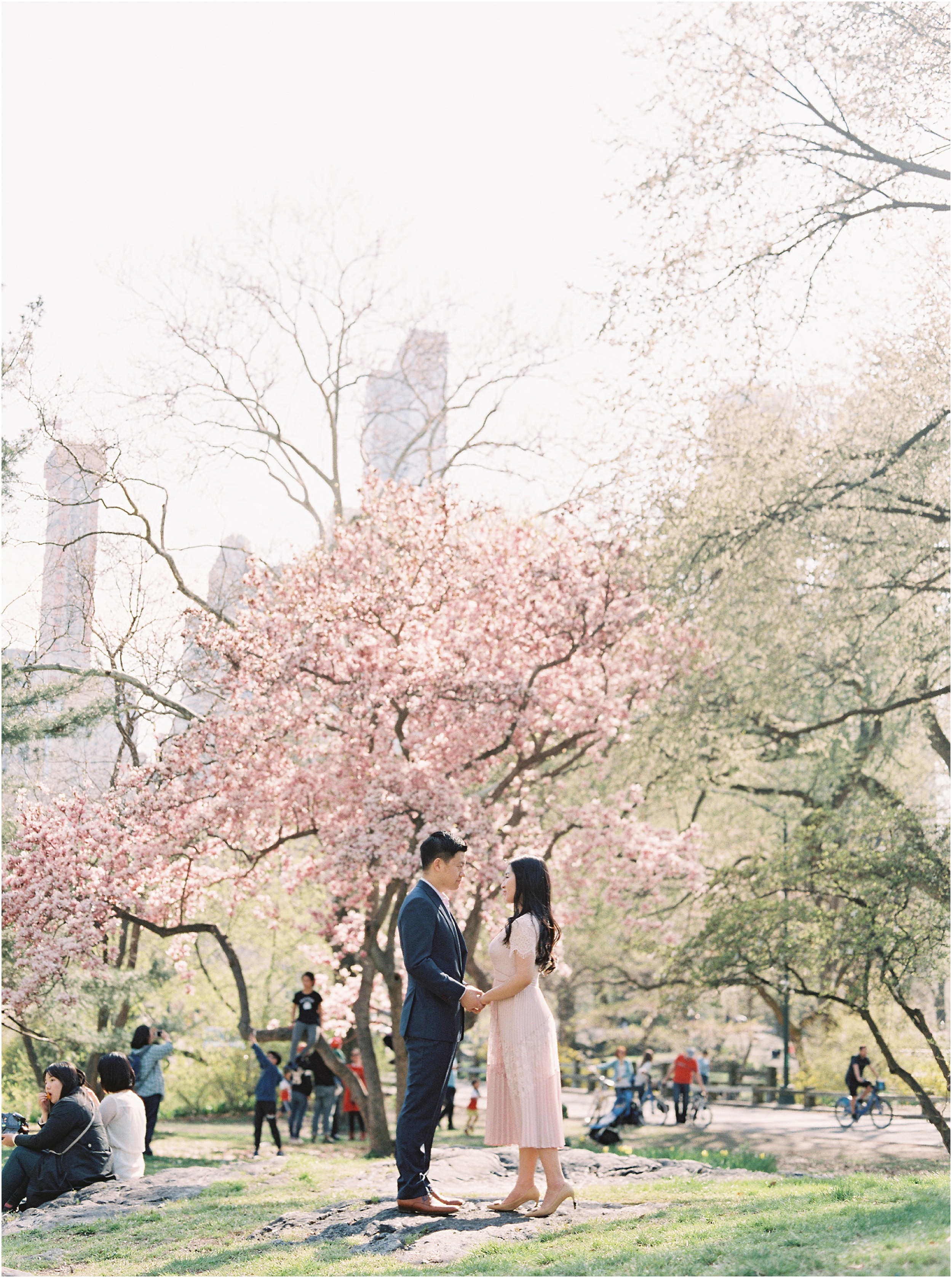 JeremiahRachelPhotography_CentralPark_NYC_SpringtimeBloom_EngagementSession0018.JPG
