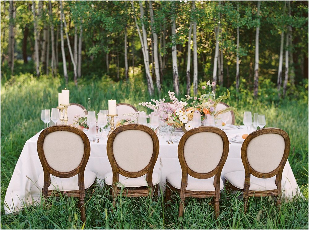  ©Jeremiah & Rachel Photography

www.jeremiahandrachel.com

Styling & Florals: Kelly Lenard

http://www.kellylenard.com

Wedding Gown: Galia Lahav

https://www.galialahav.com/




 