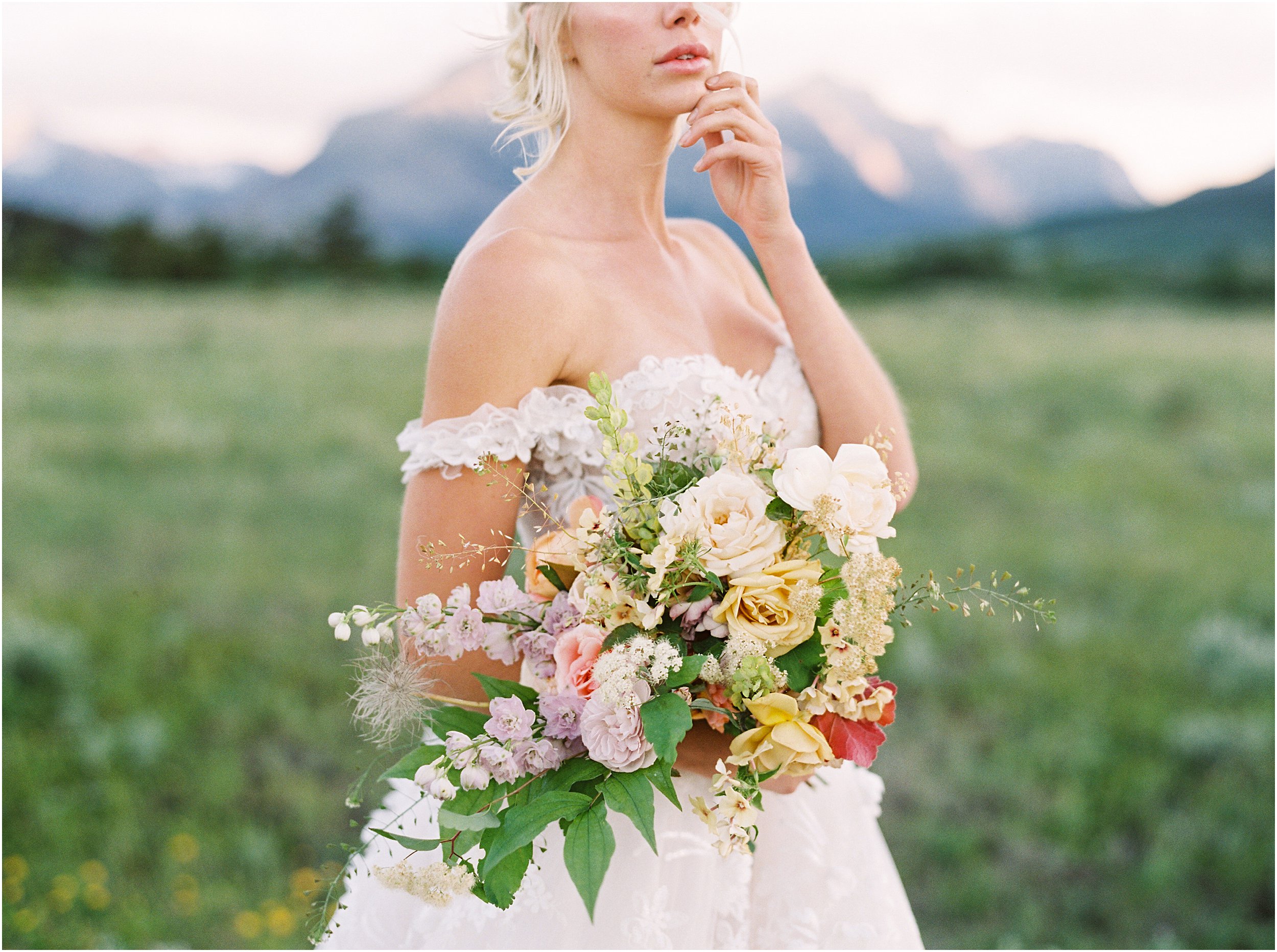  ©Jeremiah & Rachel Photography

www.jeremiahandrachel.com

Styling & Florals: Kelly Lenard

http://www.kellylenard.com

Wedding Gown: Galia Lahav

https://www.galialahav.com/




 