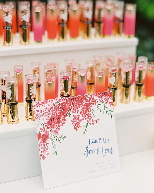 Smoochies!!! Because does it really get better than a besame bar (guests left a little lipstick kiss love for a drink at B &amp; M&rsquo;s fun day!)! ❤️💕💋 Planning by @amorology, photo by @_mikeradford, backdrop by @backupbackdrops, florals by @oak