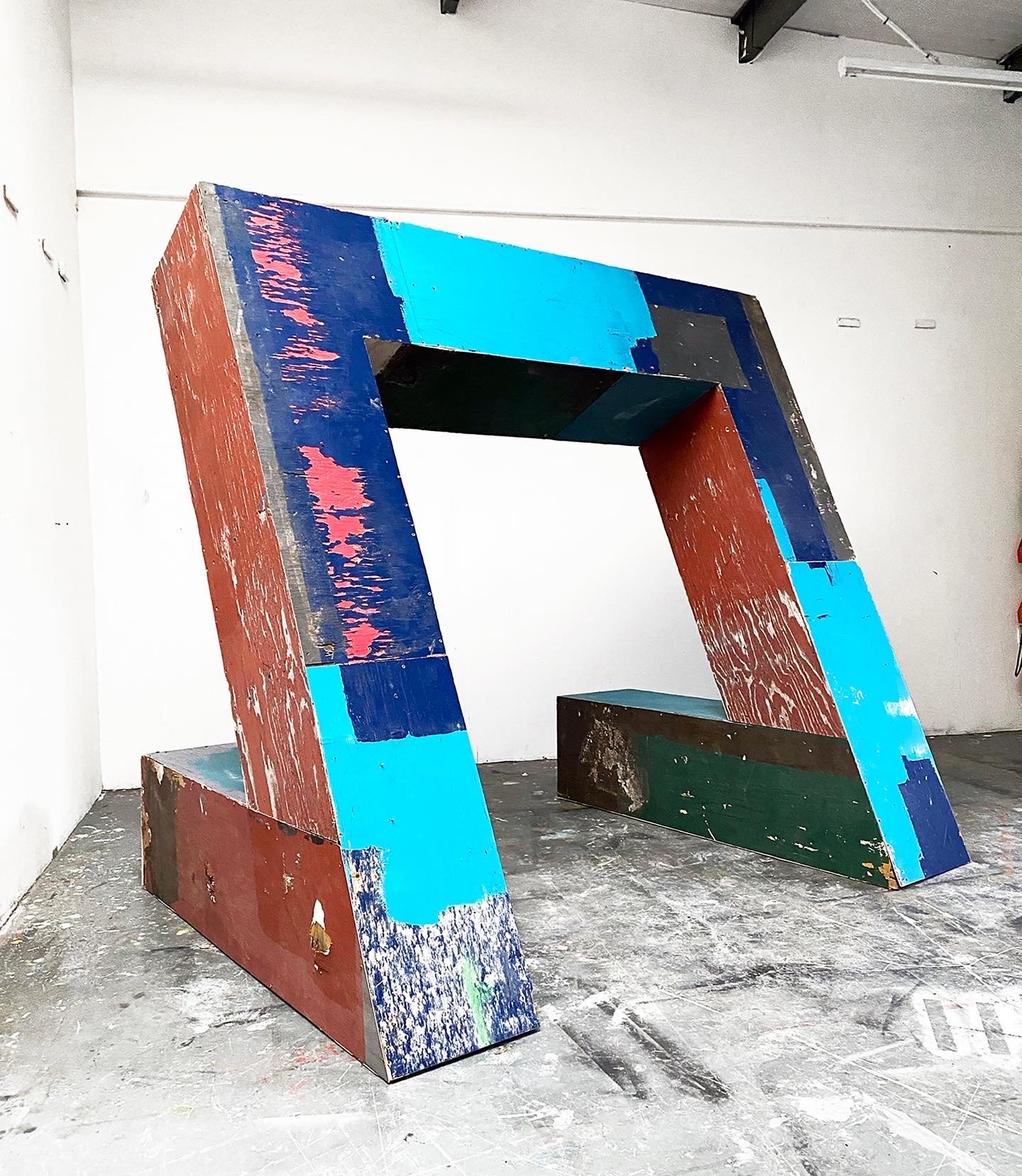  Lean 2022  Found wooden hoardings  240x100x190cm 