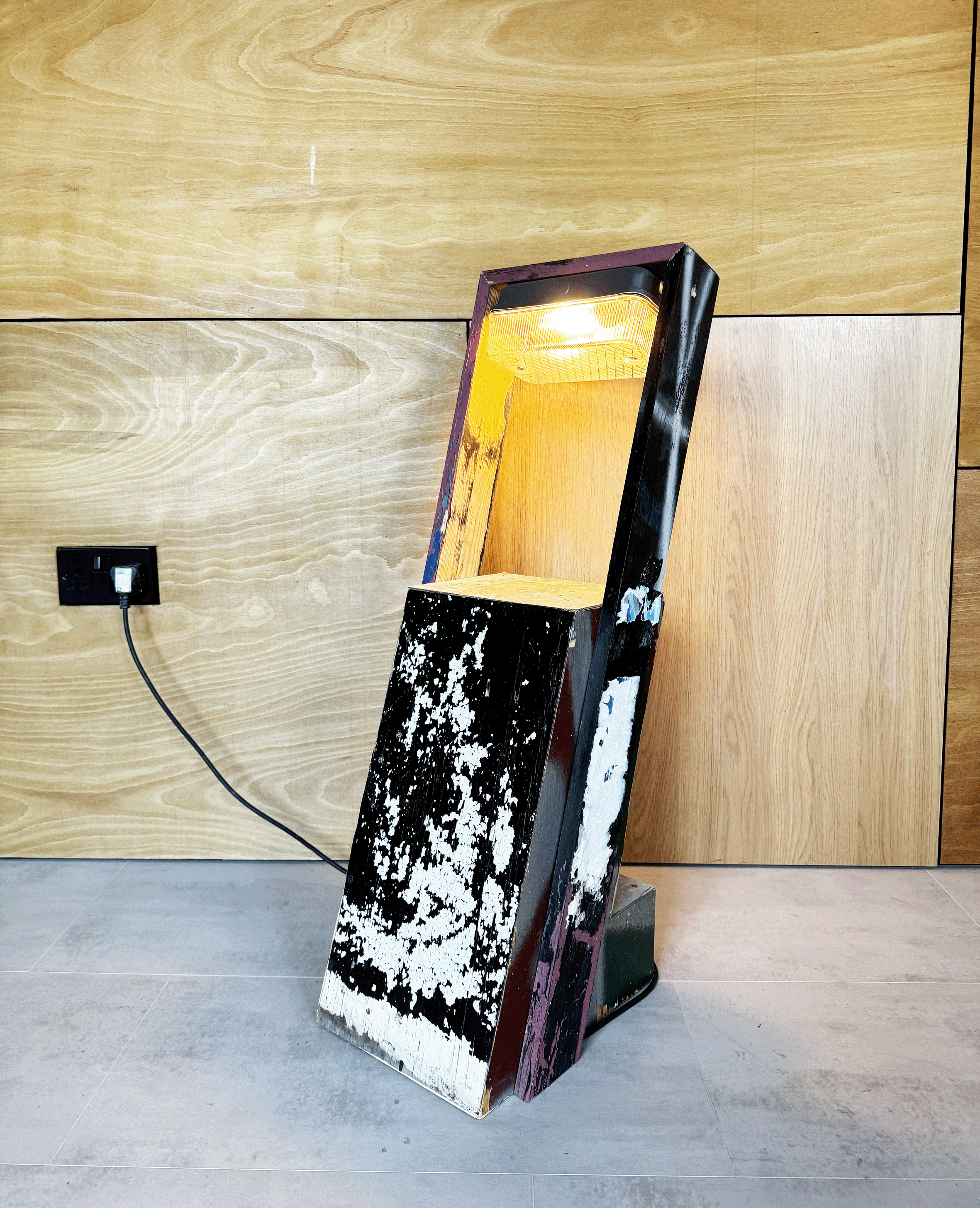 mike-ballard-lamp2.gif