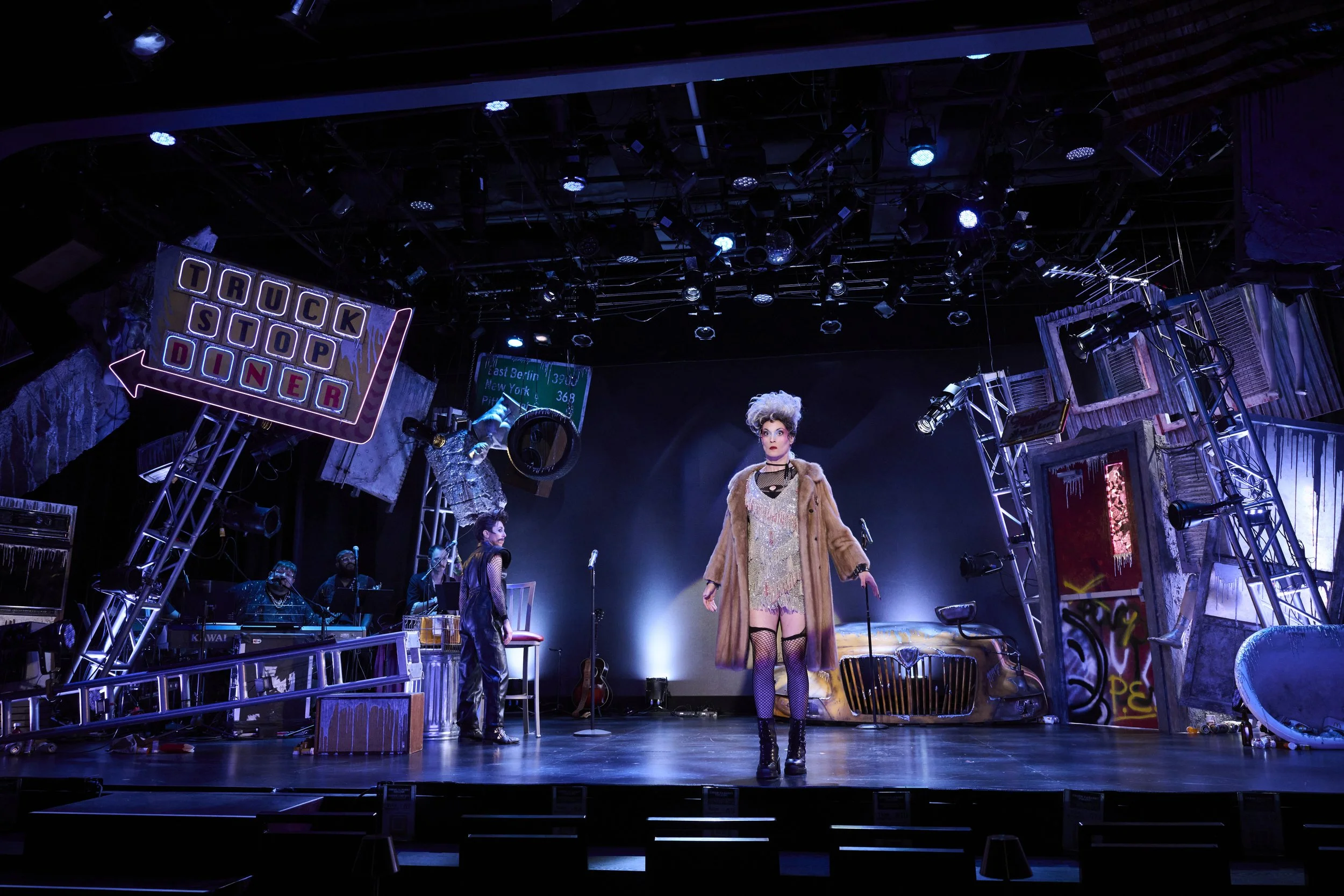 260521_CityTheatre_Hedwig_KJH_217.jpg