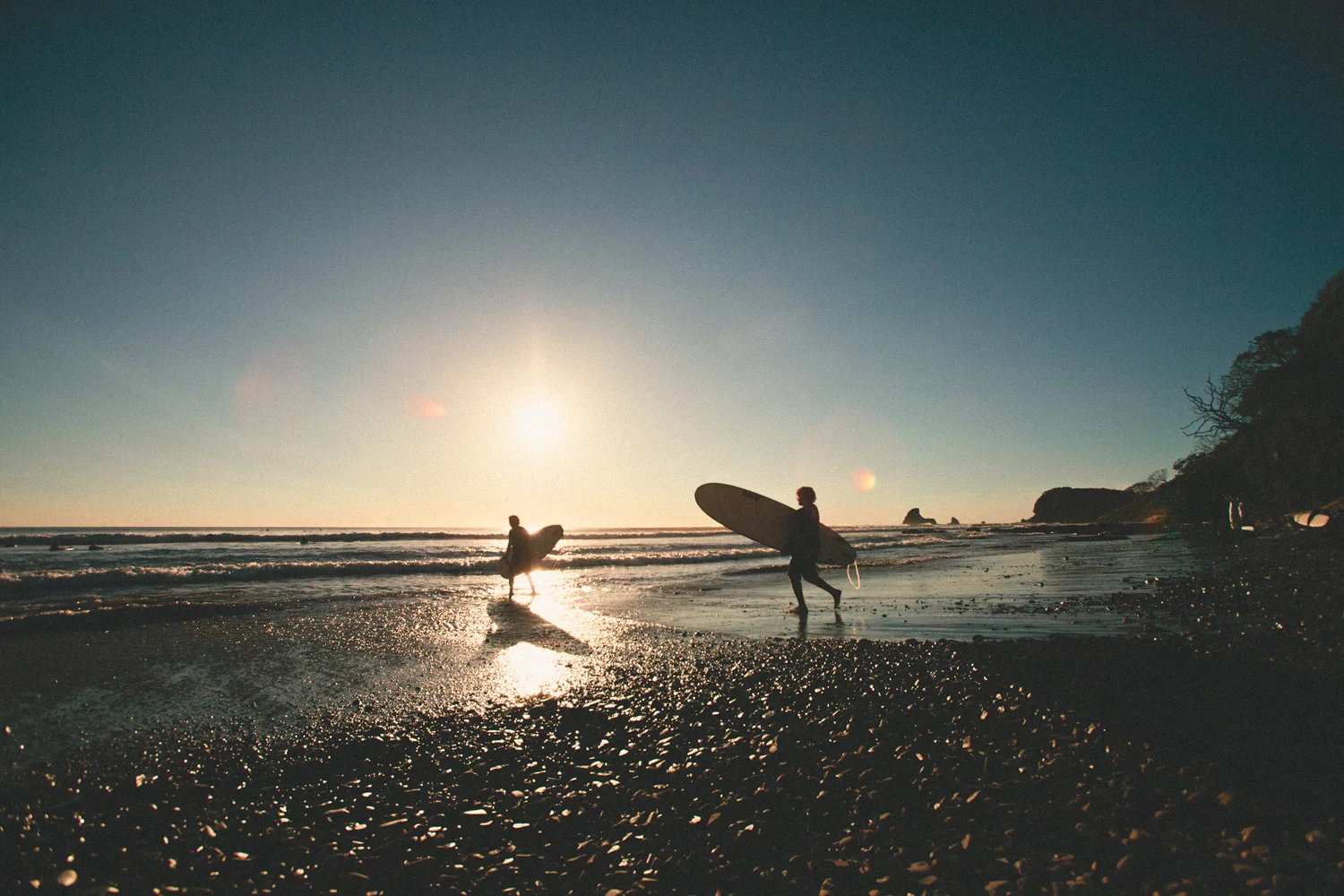 Surfers_Silhouette.jpg