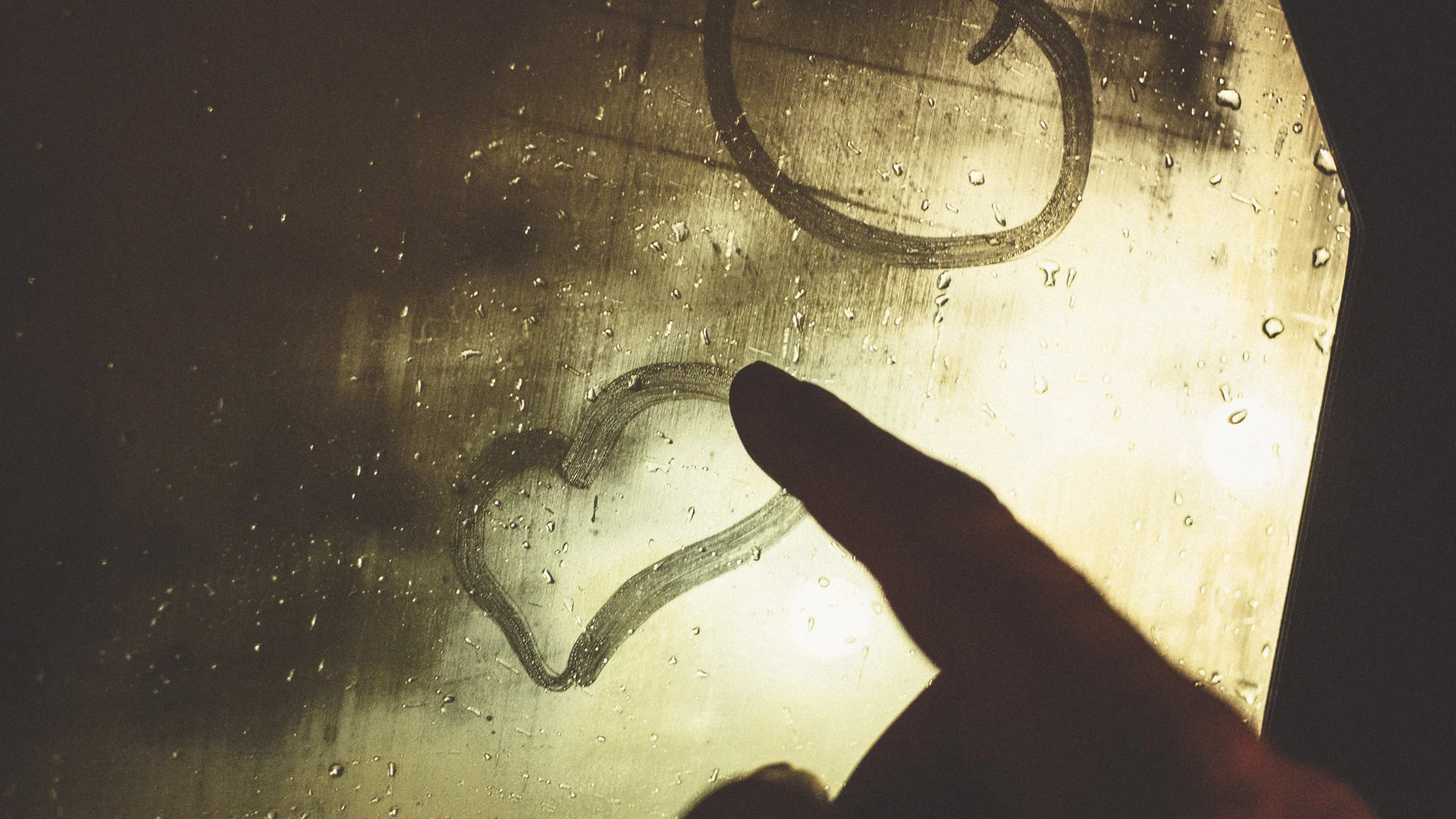 Finger_Heart.jpg