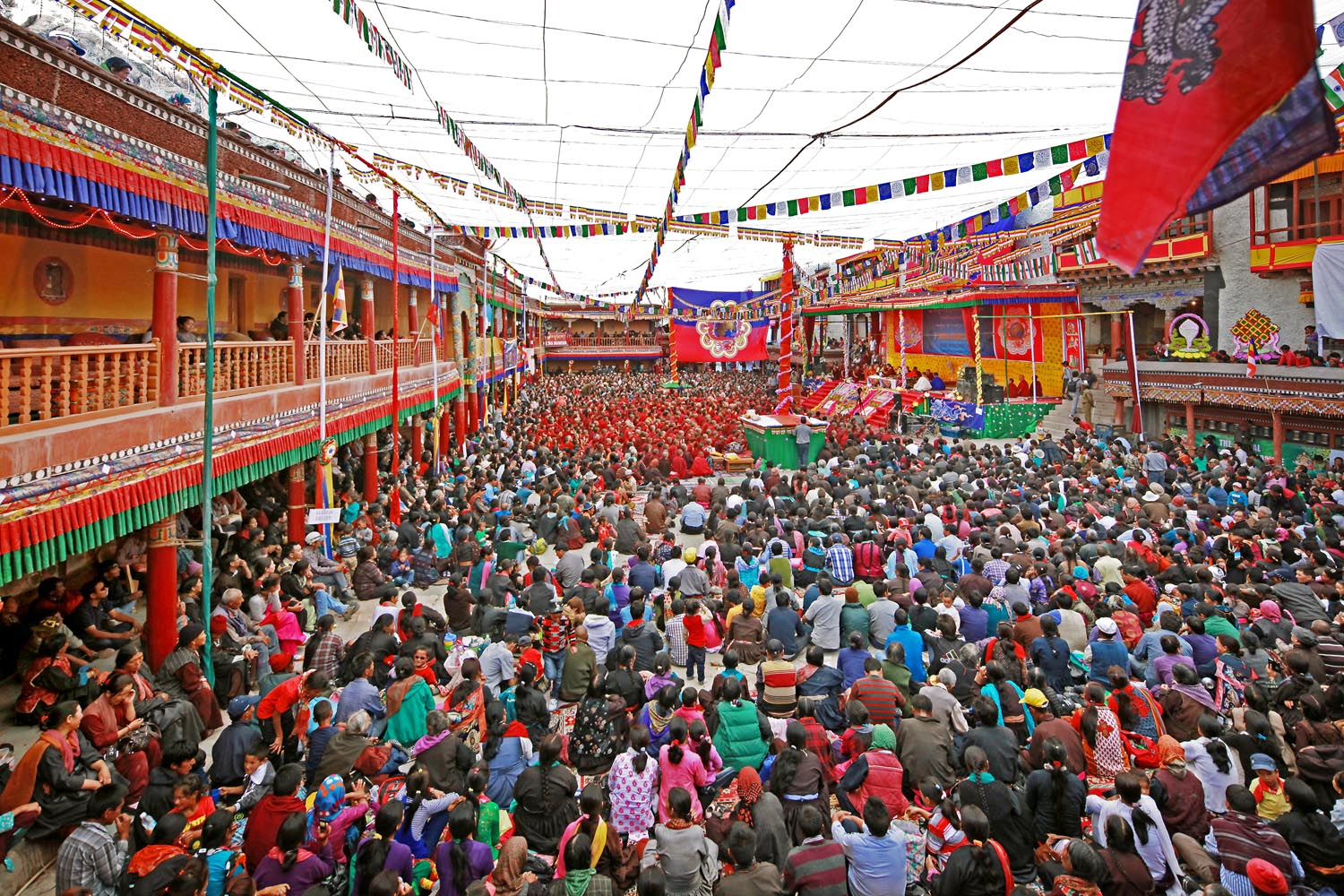 Packed audience, Hemis Monastery