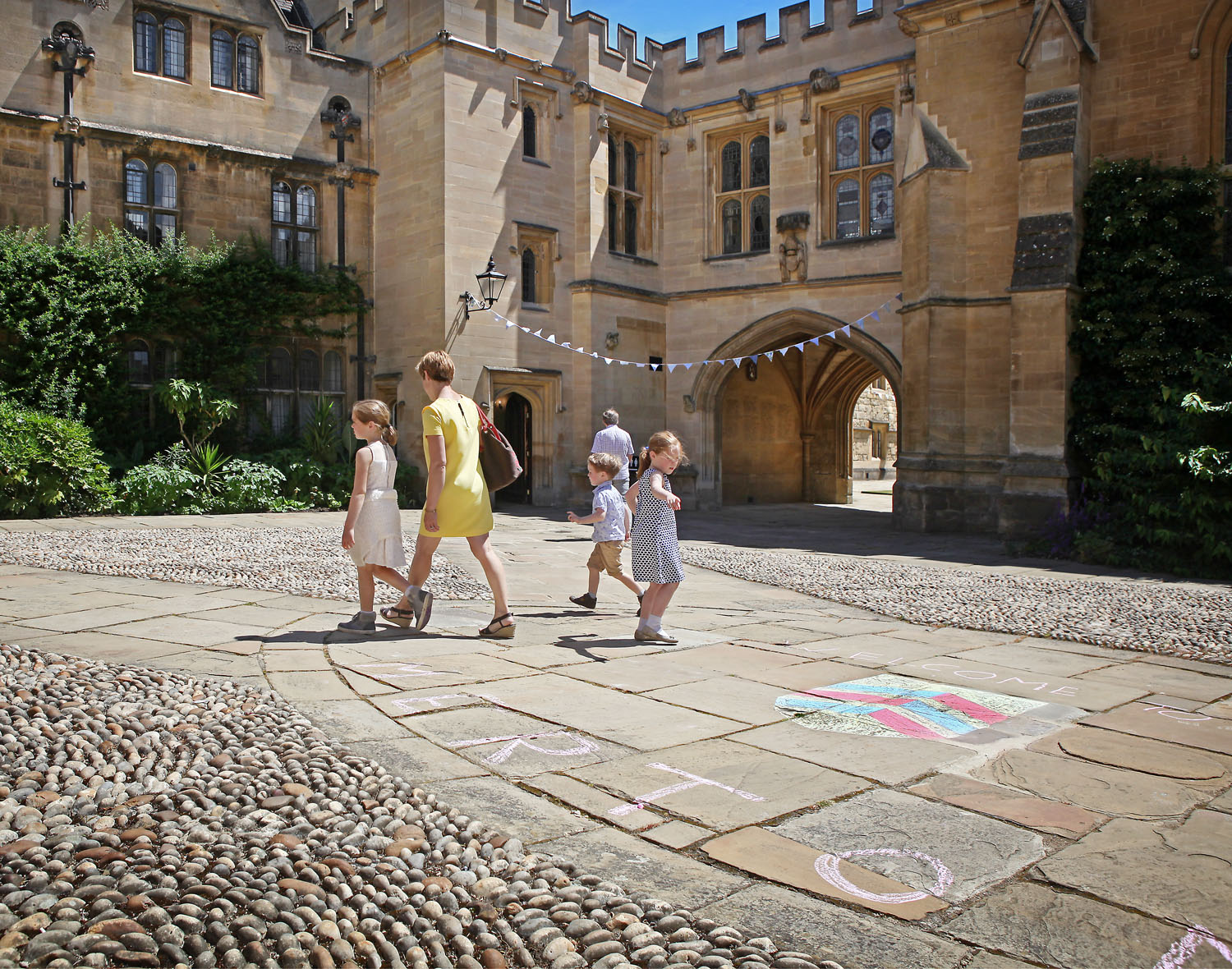  Photography of Merton College and the Merton College/Society 2017 Family Fayre, held at Merton College Oxford on the 25th June 2017. 