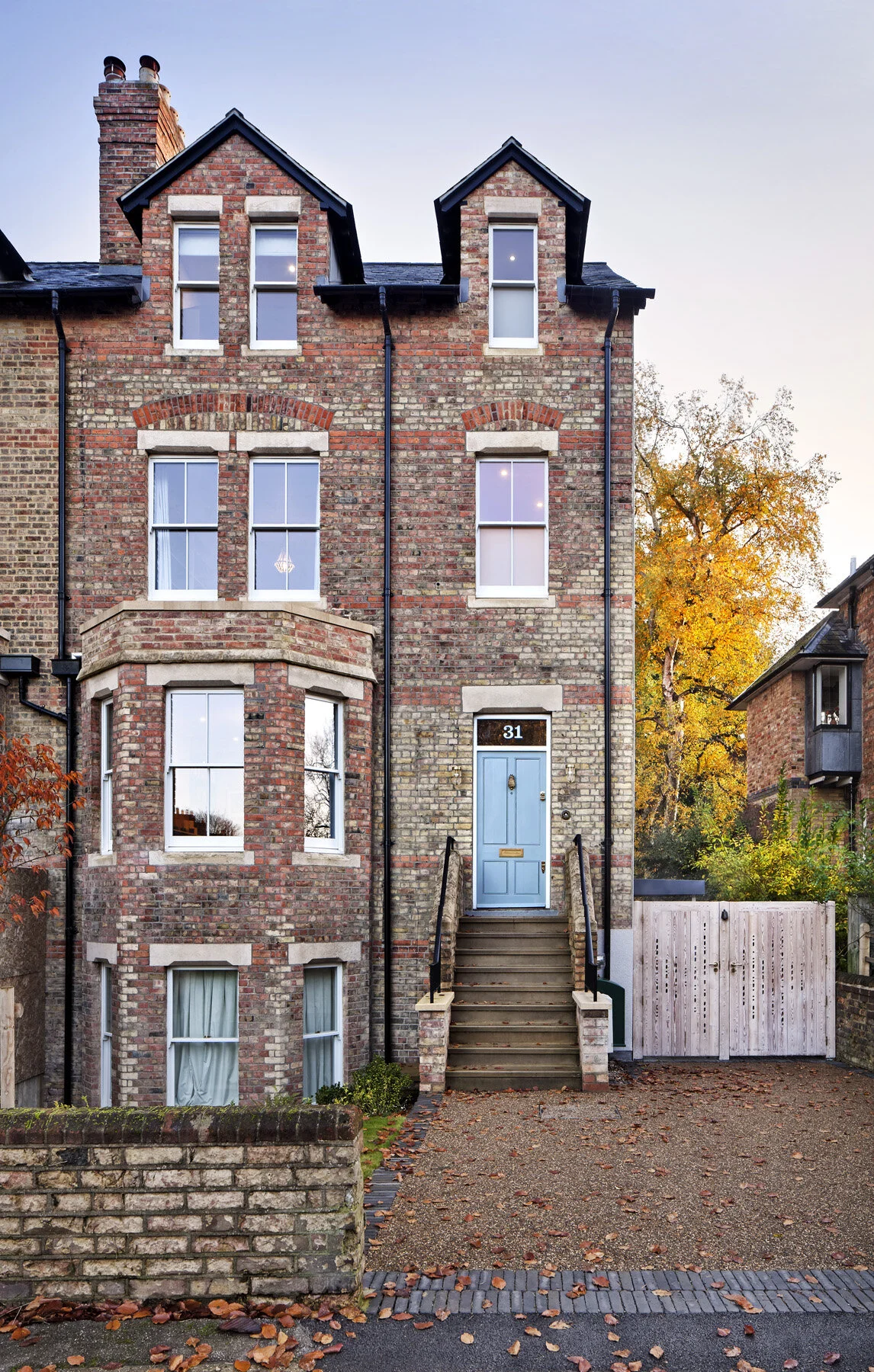 Photography showcasing the renovation of an Oxford townhouse by BGS Architects of Oxford.