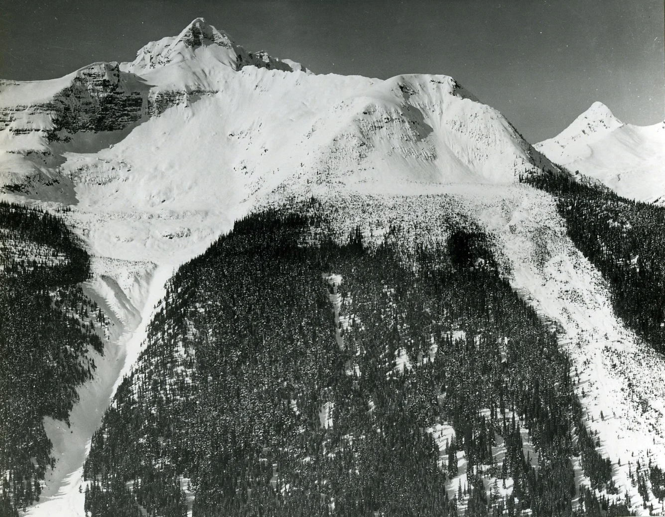 PSA.10 Mt. Cheops with avalanche path Cheops 1 and 2.