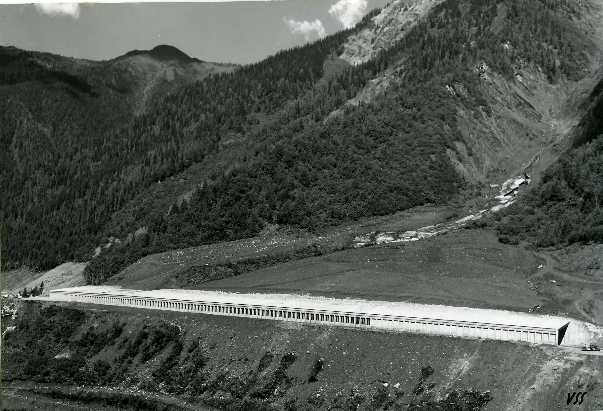 PSA.40 Lanark snowshed built by BC Dept. of Hwys. with prefabricated concrete.