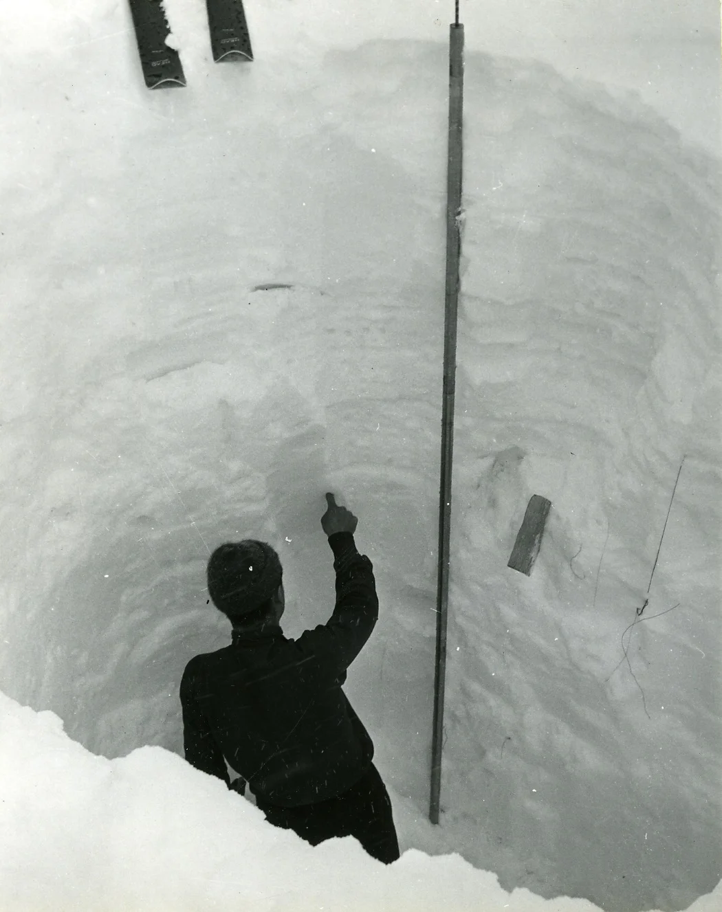 PSA.54 Observations of a snow profile at Mt. Abbott. Depth 3 M. Apr. 1958