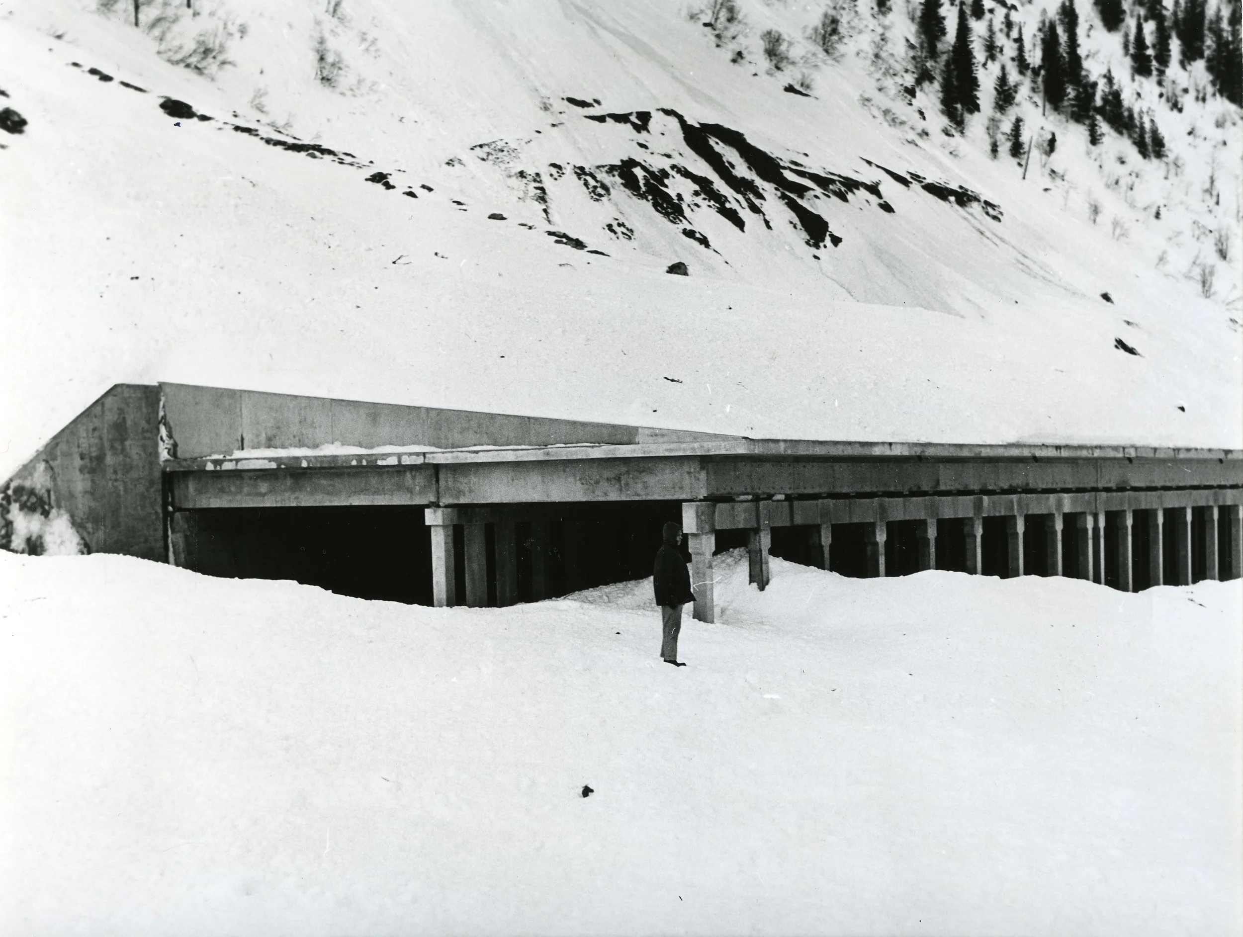 PSA.73 Len's Snowshed built with prefabricated concrete beams. Feb 1, 1962