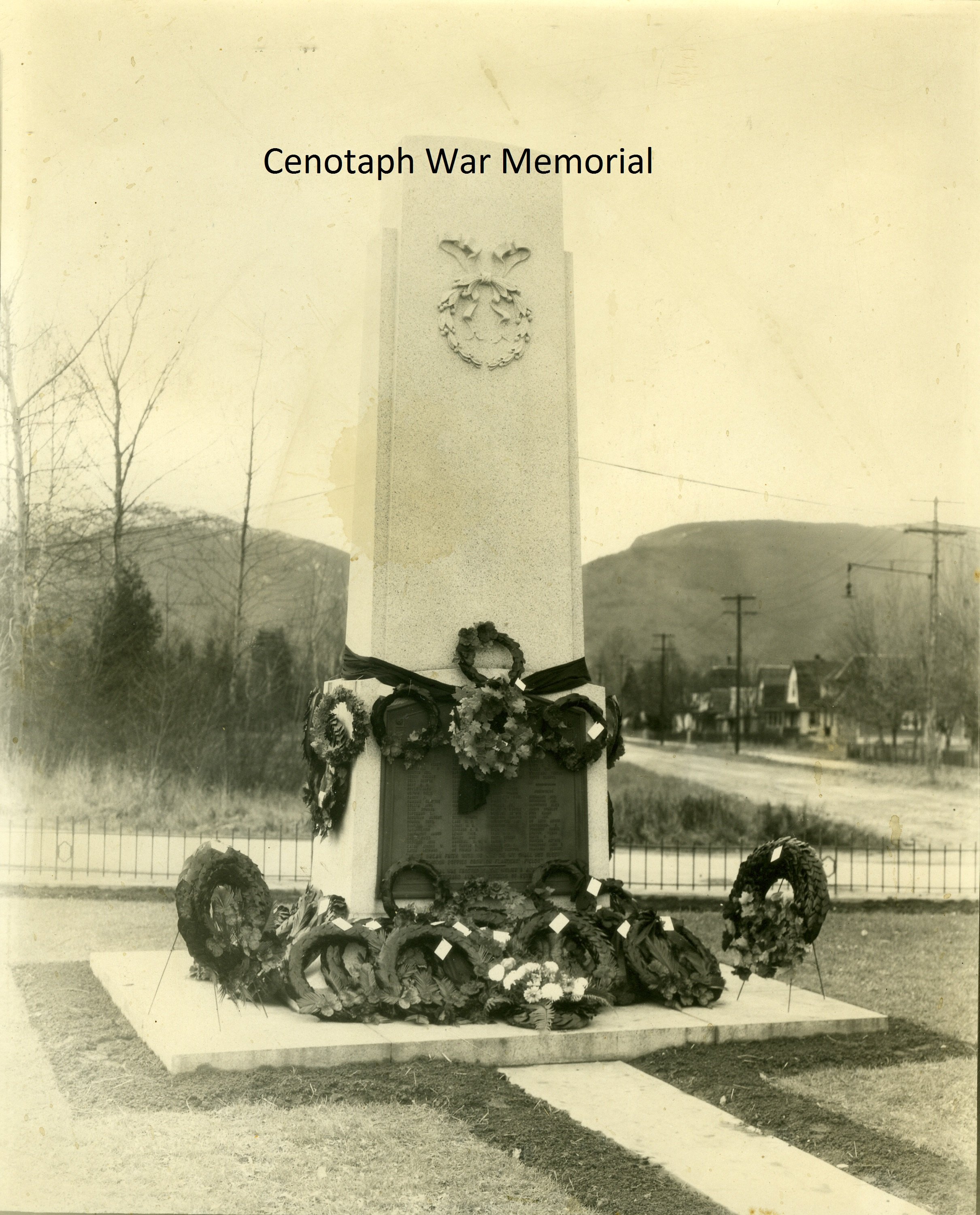 61 Cenotaph War Memorial, Wreath, Revelstoke.jpg