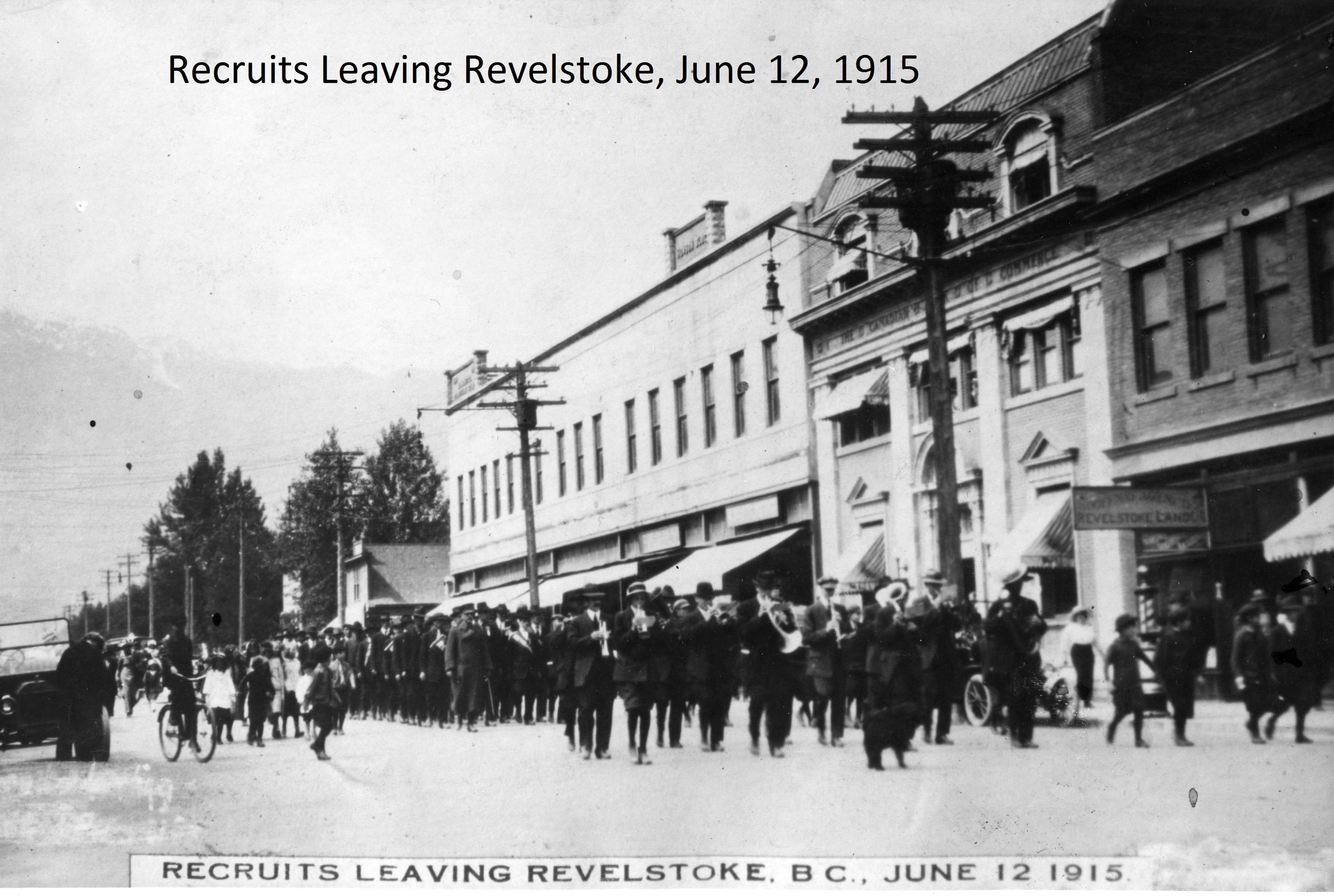 1367 Recruits leaving Revelstoke June 12 1915.jpg