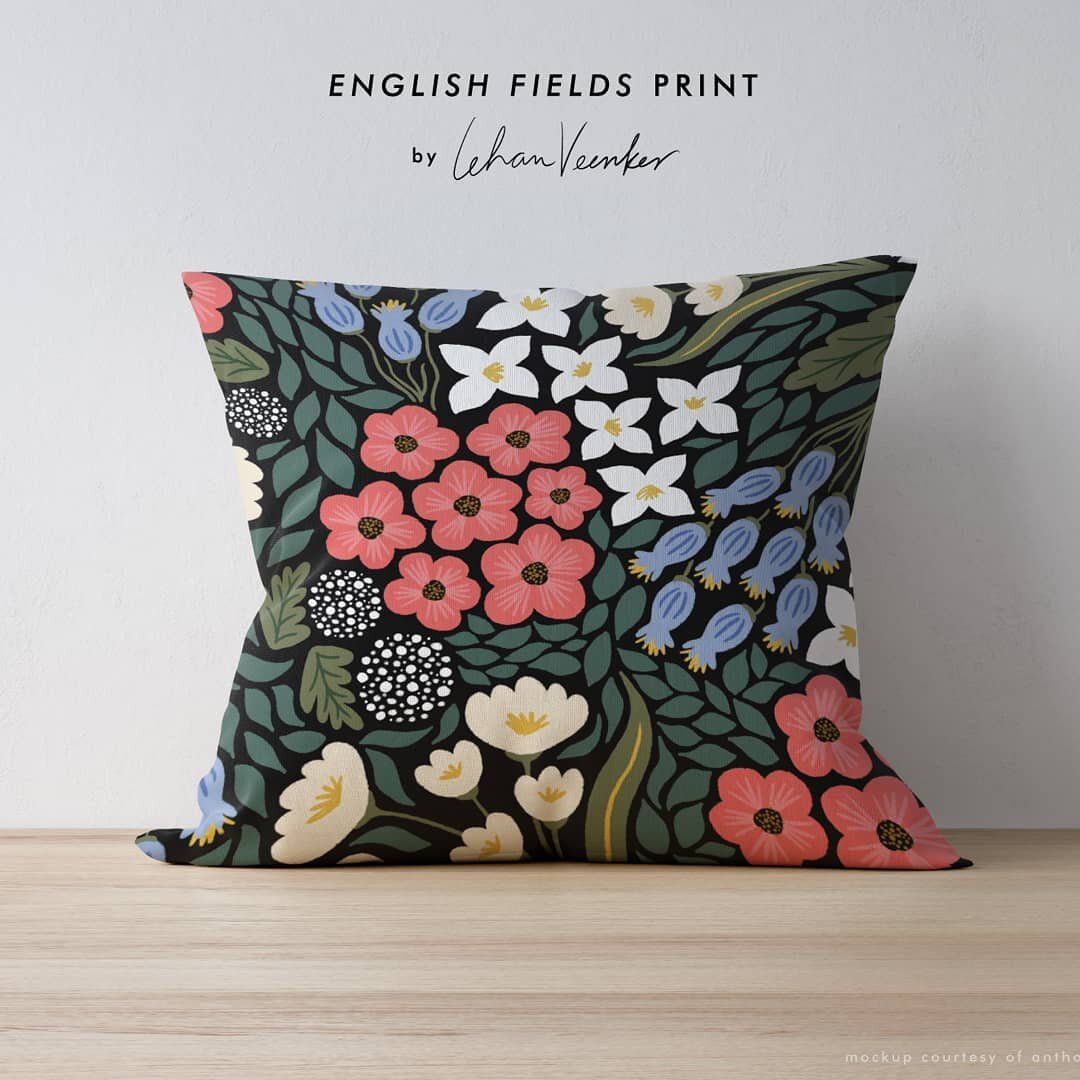 So many florals on the brain lately! This one took me a bit to draw in all those leaves and flowers, but I was in a mood to create a flowing garden so there you have it - my English Fields pattern. Now, what to do with it?

📷: Pillow mockup courtesy