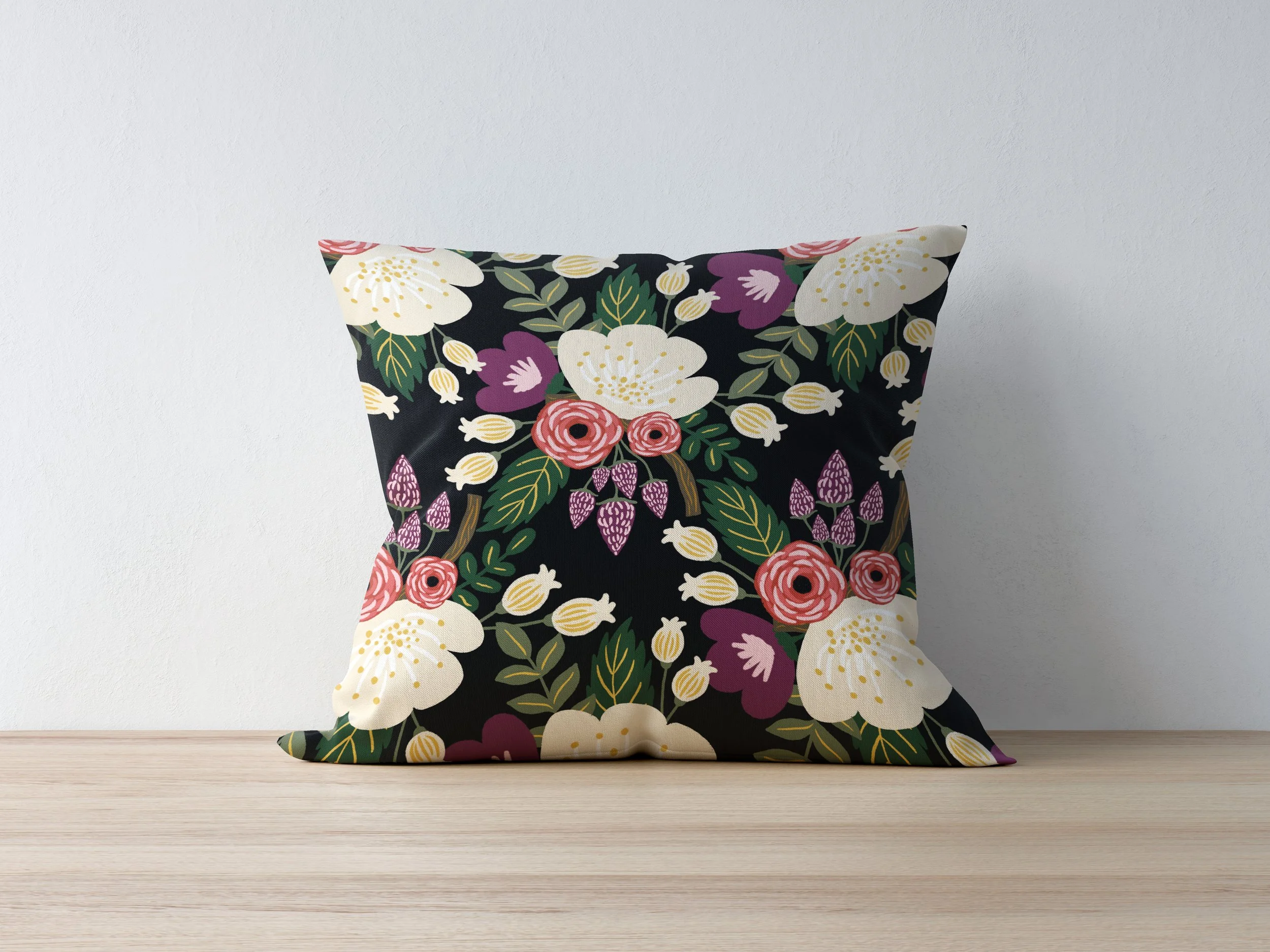 LehanVeenker_LushFlora_Pillow_NoLabel.jpg