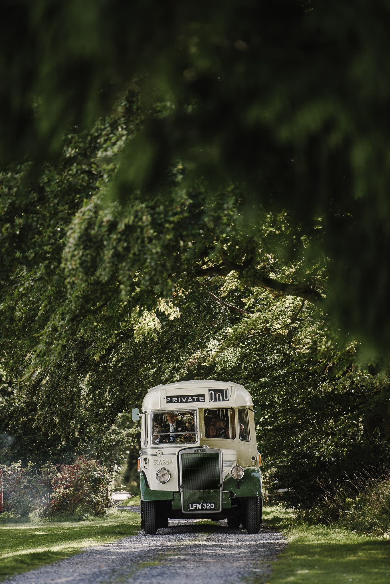 CORNWALL-WEDDING-PHOTOGRAPHER-2167.jpg