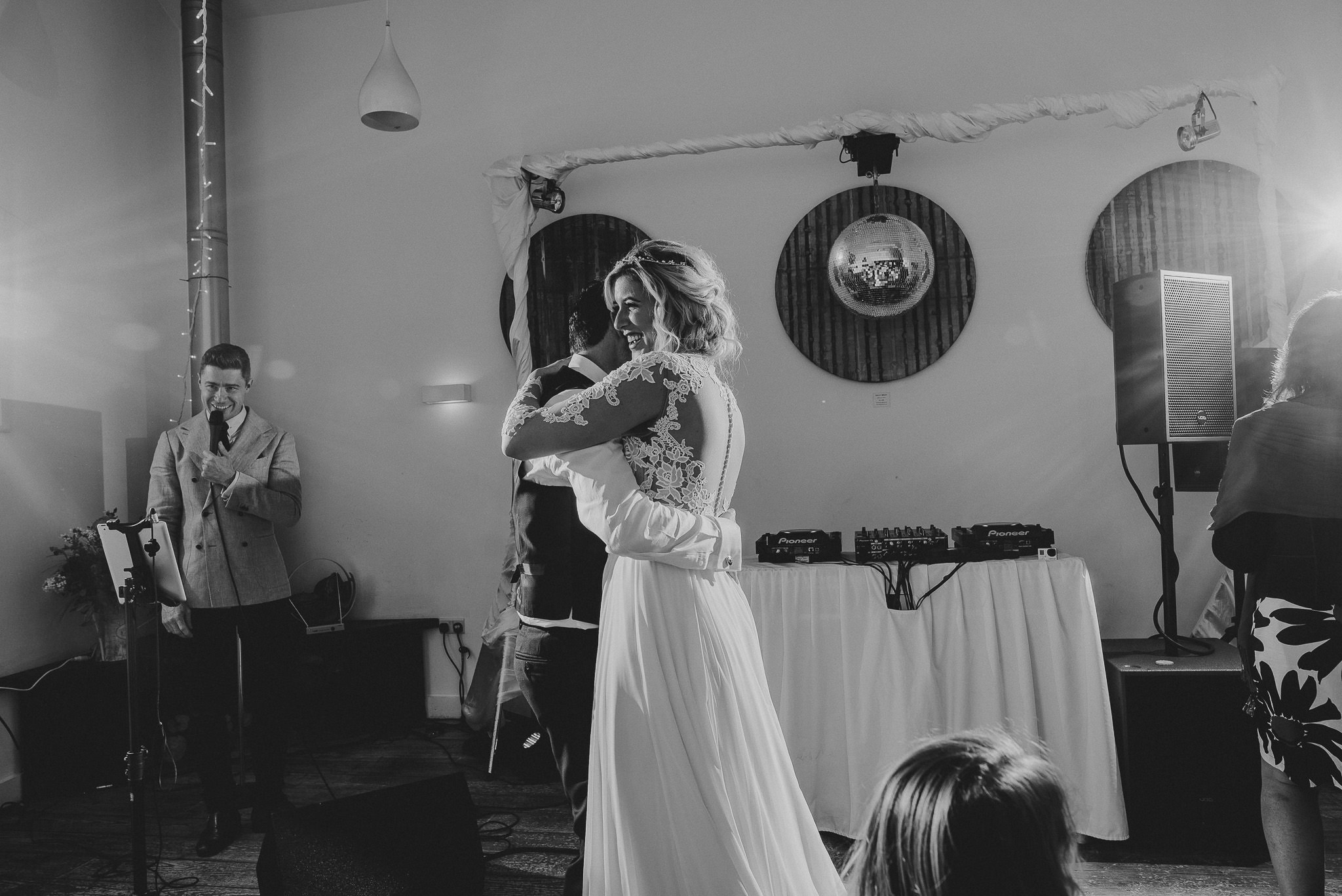 CORNWALL-WEDDING-PHOTOGRAPHER-262.jpg