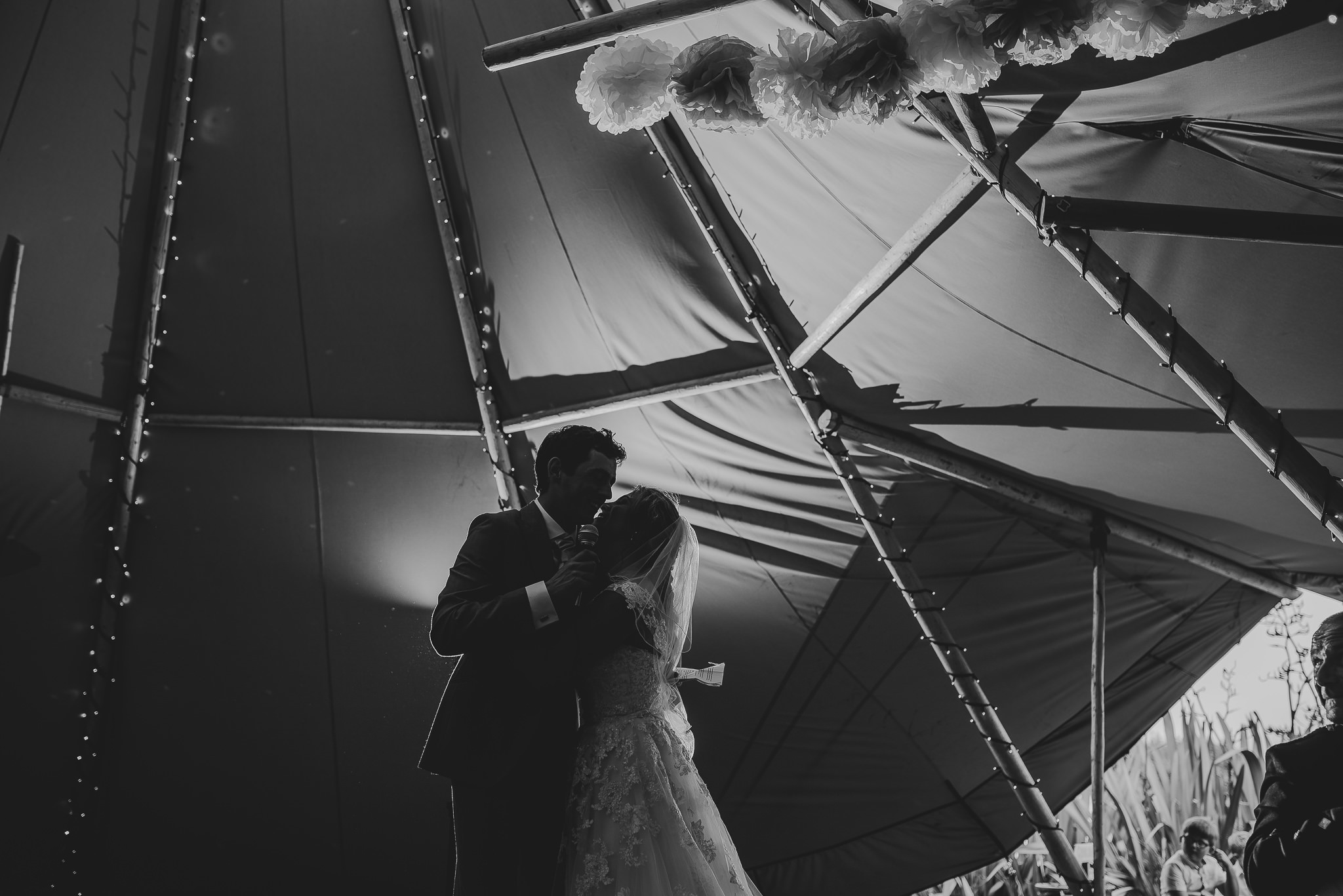 CORNWALL-WEDDING-PHOTOGRAPHER-2422.jpg