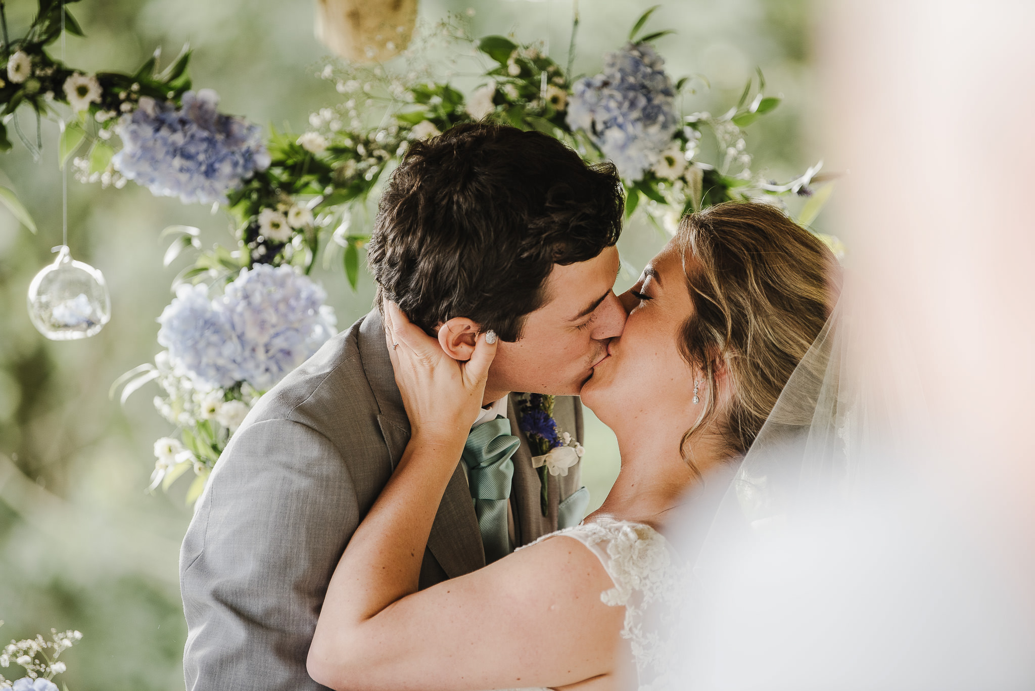 BEST-WEDDING-PHOTOGRAPHER-CORNWALL-2018-64.jpg