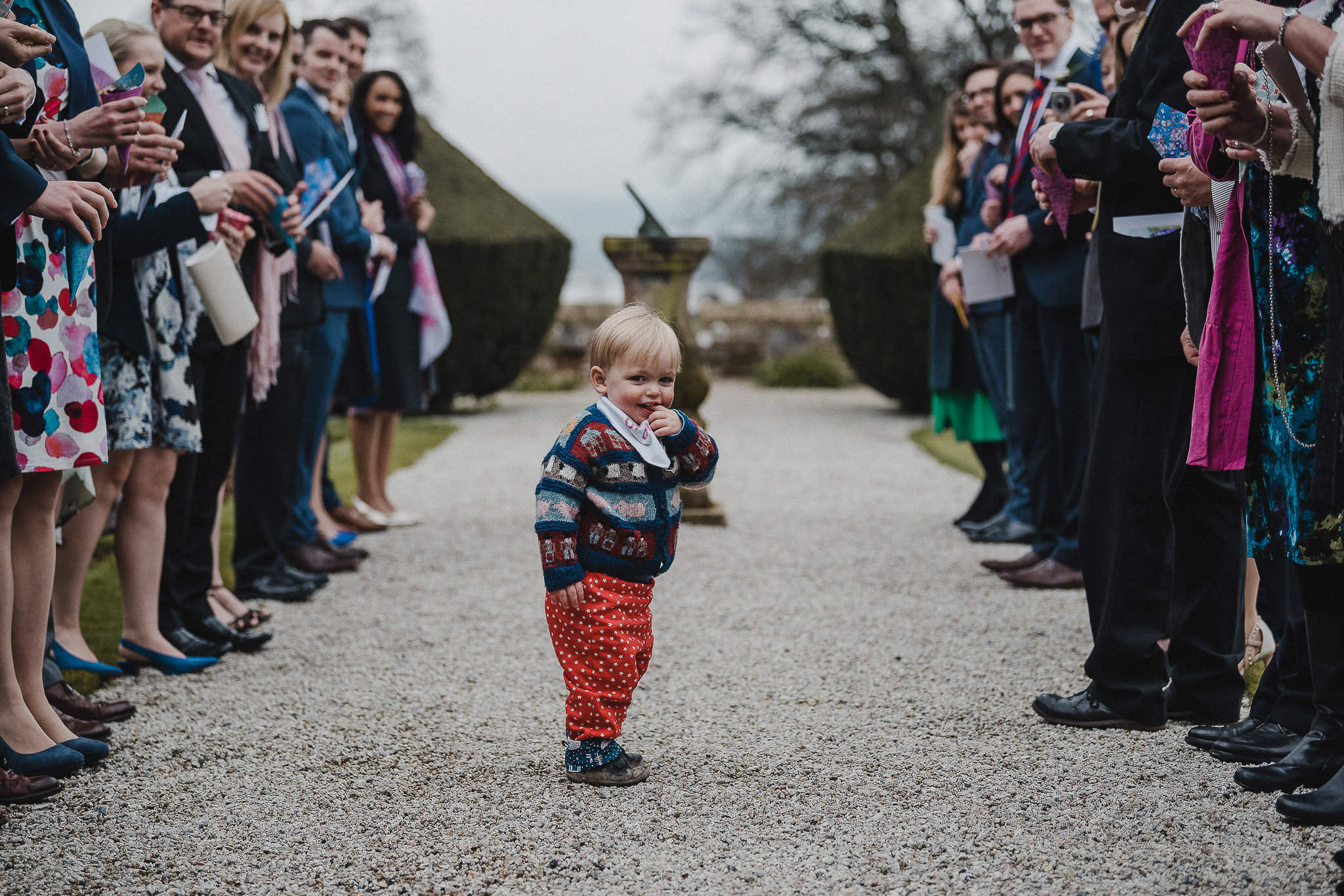 POWDERHAM-CASTLE-WEDDING-PHOTOGRAPHER-CORNWALL-DEVON-36.jpg