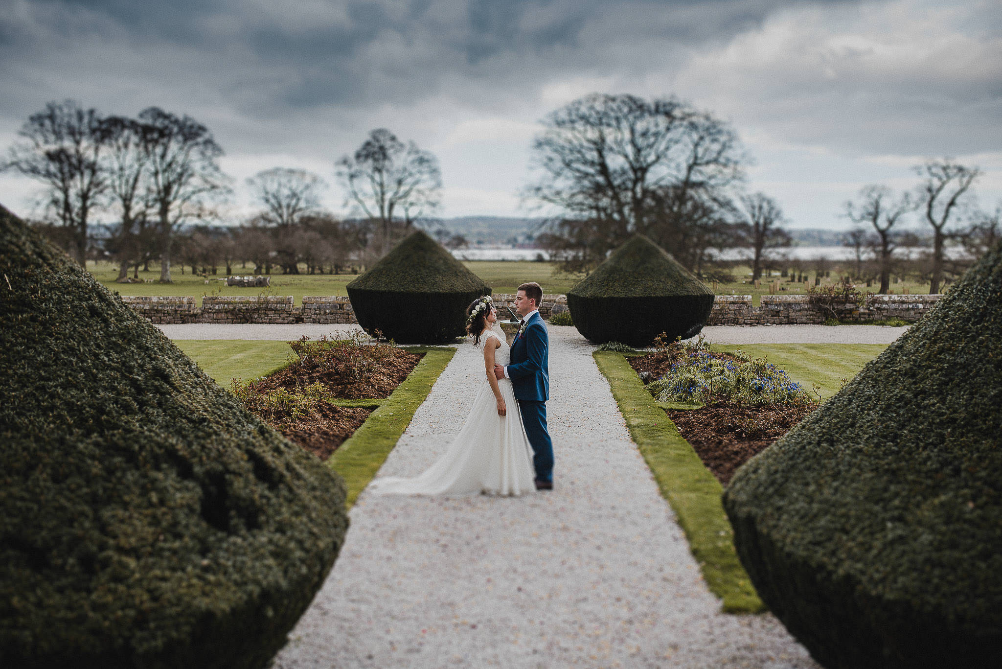 POWDERHAM-CASTLE-WEDDING-PHOTOGRAPHER-CORNWALL-DEVON-71.jpg