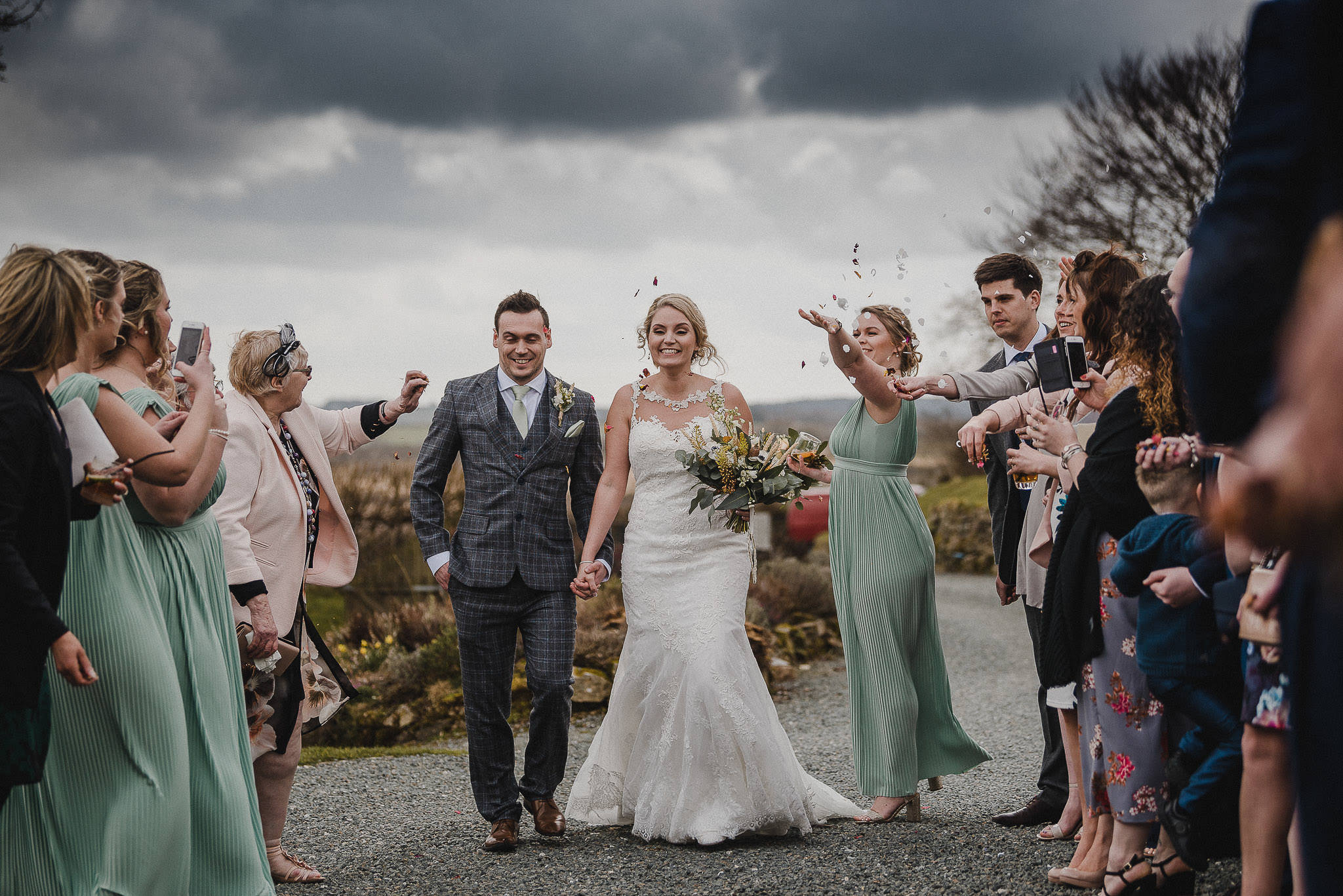 TREVVENA-BARNS-WEDDING-PHOTOGRAPHER-CORNWALL-DEVON-42.jpg