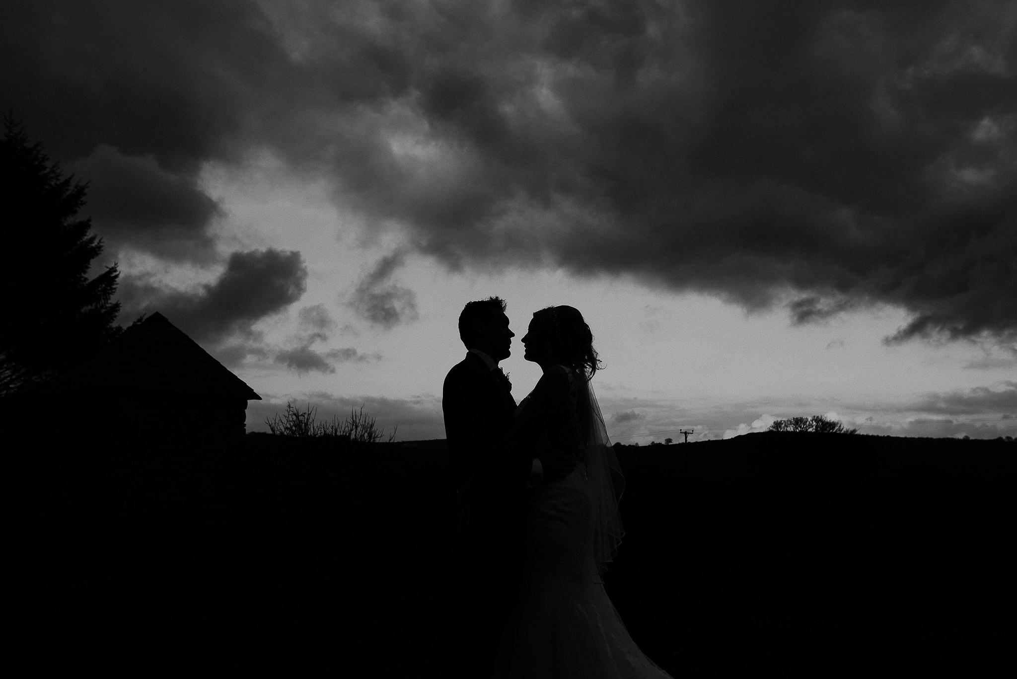 TREVVENA-BARNS-WEDDING-PHOTOGRAPHER-CORNWALL-DEVON-91.jpg